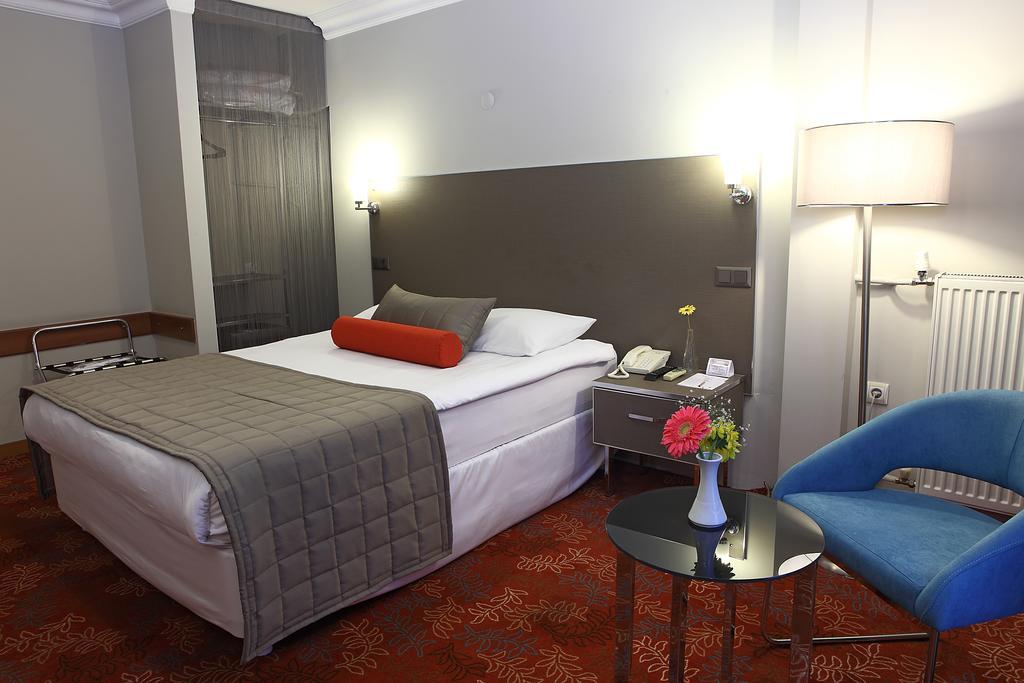 Arma Hotel Manisa Pokoj fotografie
